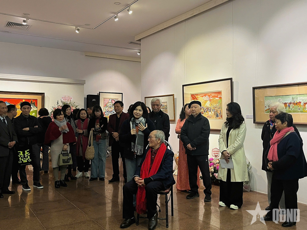 Họa sĩ 95 tuổi tổ chức triển lãm tranh và ra mắt sách